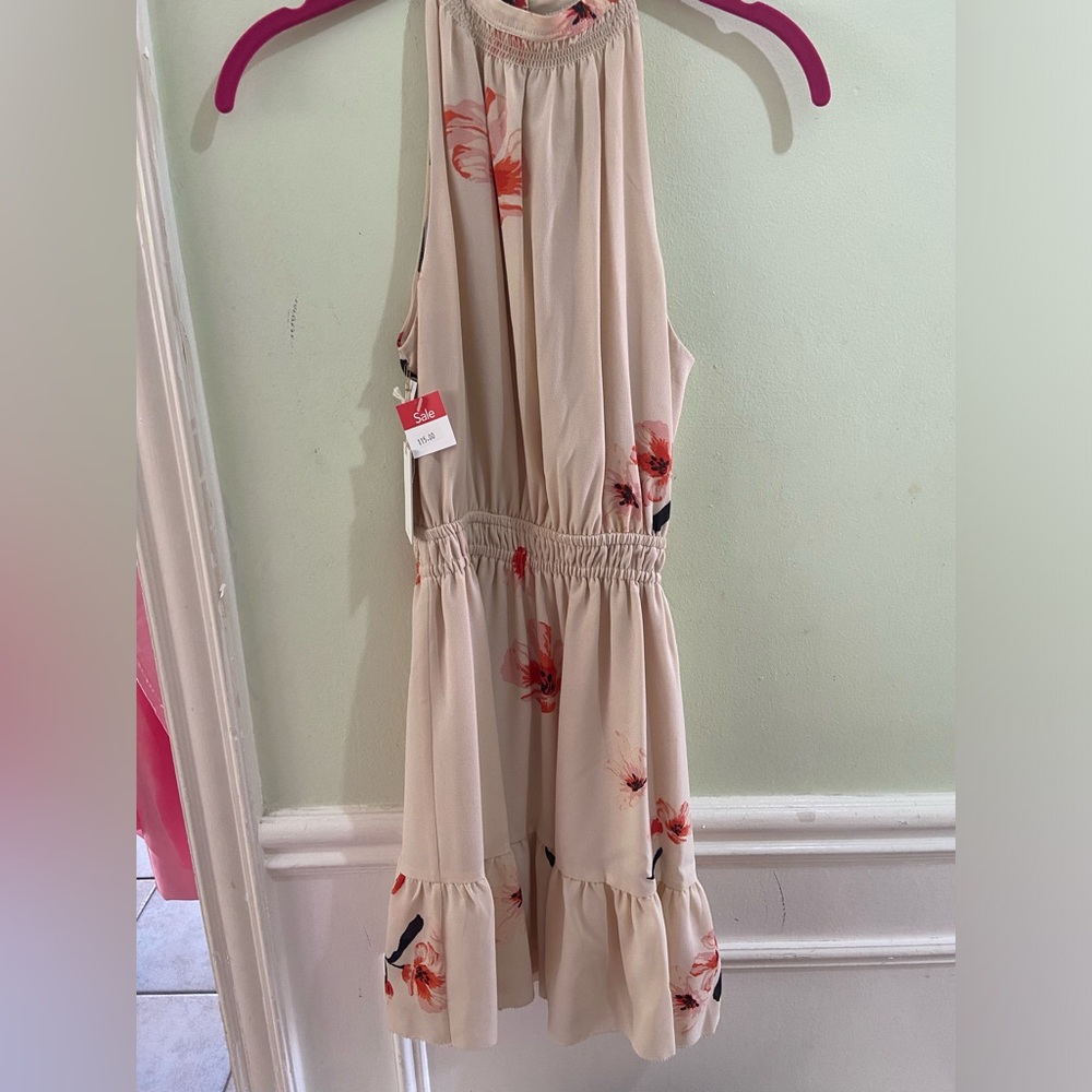 2/$45 Wilfred beige floral dress ❤️❤️